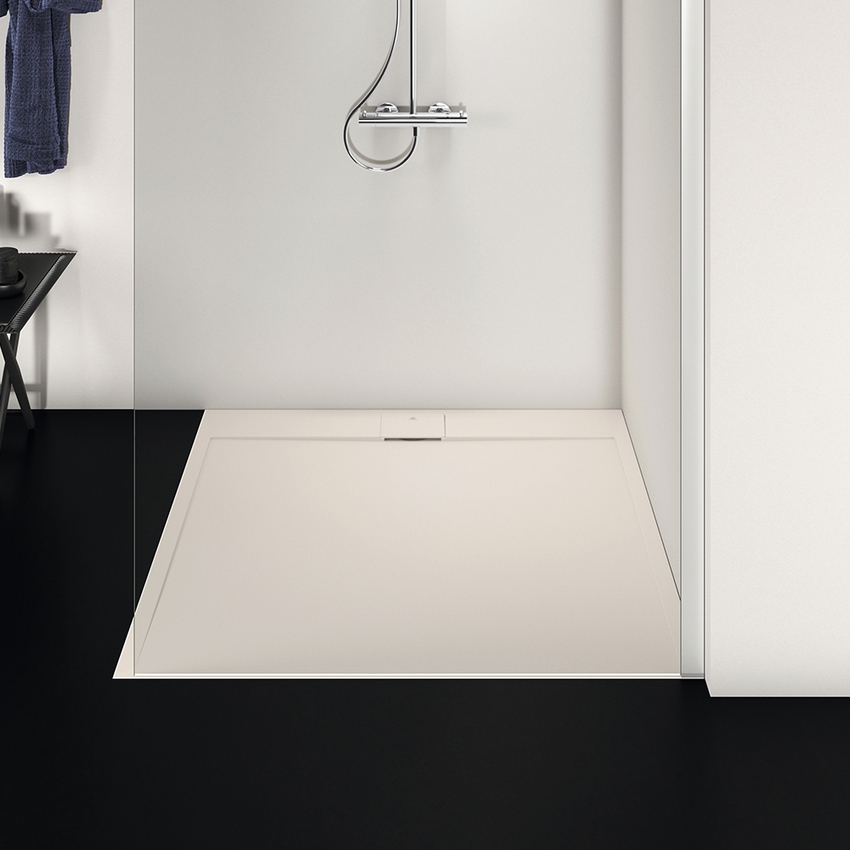 Immagine di Ideal Standard ULTRA FLAT S I.LIFE piatto doccia quadrato 70 cm, antiscivolo e con scarico nascosto, in IdealSolid+, effetto pietra, colore sabbia finitura opaco T5246FT