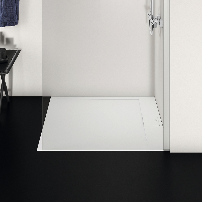 Immagine di Ideal Standard ULTRA FLAT S I.LIFE piatto doccia rettangolare L.100 P.80 cm, antiscivolo e con scarico nascosto sul lato corto, in IdealSolid+, effetto pietra, colore bianco finitura opaco T5223FR