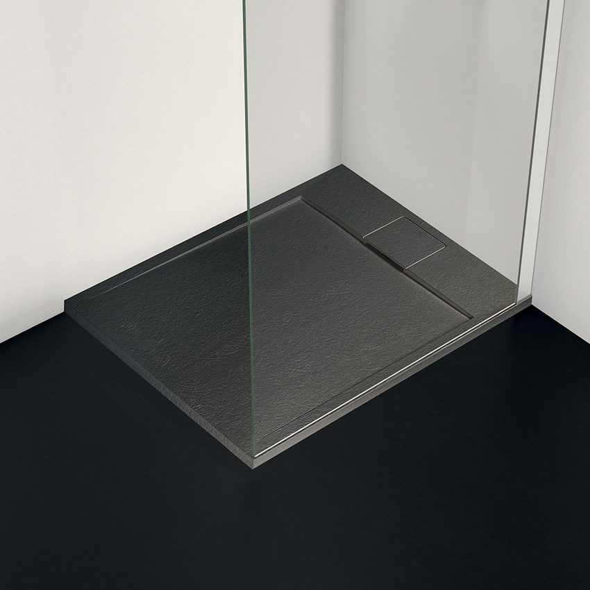 Immagine di Ideal Standard ULTRA FLAT S I.LIFE piatto doccia rettangolare L.90 P.70 cm, antiscivolo e con scarico nascosto sul lato corto, in IdealSolid+, effetto pietra, colore nero finitura opaco T5237FV