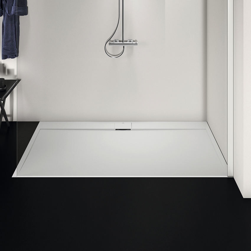 Immagine di Ideal Standard ULTRA FLAT S I.LIFE piatto doccia rettangolare L.180 P.100 cm, antiscivolo e con scarico nascosto sul lato lungo, in IdealSolid+, effetto pietra, colore bianco finitura opaco T5245FR