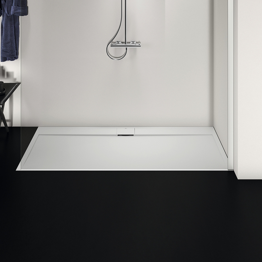 Immagine di Ideal Standard ULTRA FLAT S I.LIFE piatto doccia rettangolare L.180 P.80 cm, antiscivolo e con scarico nascosto sul lato lungo, in IdealSolid+, effetto pietra, colore bianco finitura opaco T5236FR