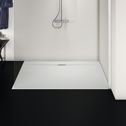 Immagine di Ideal Standard ULTRA FLAT S I.LIFE piatto doccia rettangolare L.140 P.80 cm, antiscivolo e con scarico nascosto sul lato lungo, in IdealSolid+, effetto pietra, colore bianco finitura opaco T5224FR
