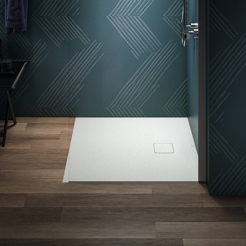 Immagine di Ideal Standard ULTRA FLAT EVO piatto doccia quadrato 90 cm, installazione sopra pavimento o filo pavimento, in StoneTech, antiscivolo, colore bianco seta finitura opaco T5425FO