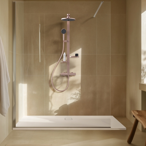 Immagine di Ideal Standard ULTRA FLAT EVO piatto doccia rettangolare L.180 P.90 cm, installazione sopra pavimento o filo pavimento, in StoneTech, antiscivolo, con scarico sul lato lungo, colore bianco seta finitura opaco T5428FO