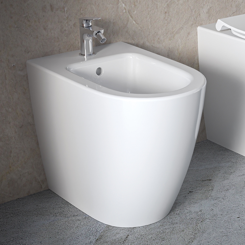 Immagine di Ideal Standard I.LIFE O set completo sanitari a terra vaso HydroTwist, sedile a discesa rallentata, bidet monoforo con troppopieno, colore bianco finitura lucido T568901+T569001+T572201