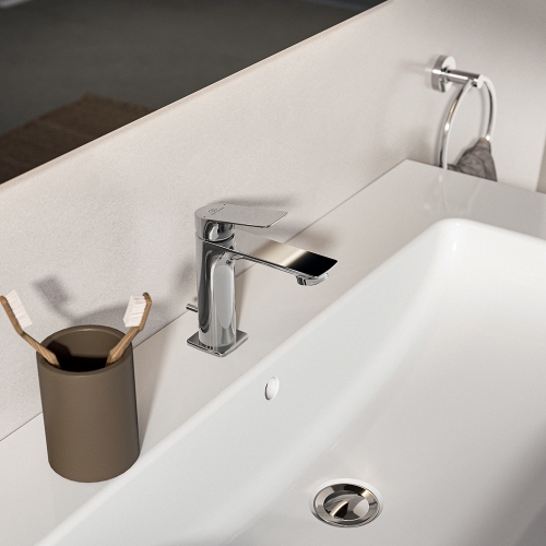 Immagine di Ideal Standard CERALIFE C miscelatore monocomando H.15 cm per lavabo, con asta di comando e scarico piletta da 1-1/4", finitura cromo BE116AA