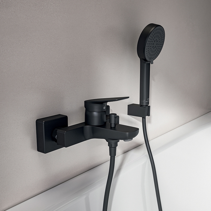 Immagine di Ideal Standard CERALIFE C miscelatore esterno per vasca o doccia, senza accessori doccia, colore nero finitura opaco BE067XG