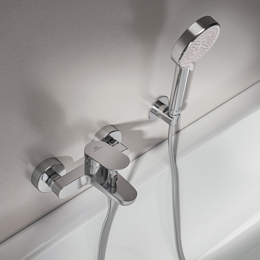 Immagine di Ideal Standard CERALIFE O miscelatore esterno per vasca o doccia, con doccetta a 1 funzione, supporto fisso e tubo flessibile 150 cm, finitura cromo BE115AA