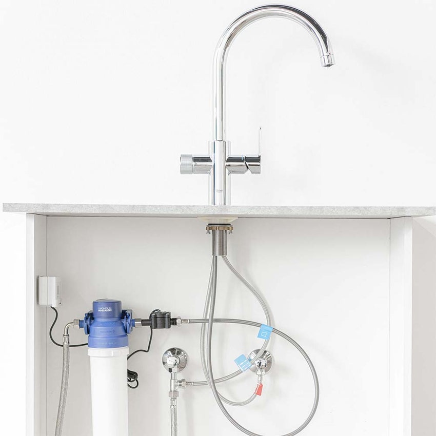 Immagine di BWT Cillit Kit AQA drink PURE 2.0 miscelatore monocomando per lavello con sistema filtrante dell’acqua, finitura cromo 125560433