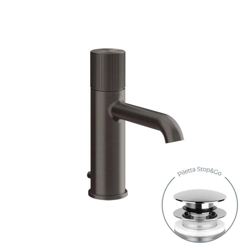 Immagine di Gessi HABITO RIGATO miscelatore lavabo H.19 cm, con piletta Stop&Go e flessibili di collegamento, finitura black metal brushed PVD 70501#707