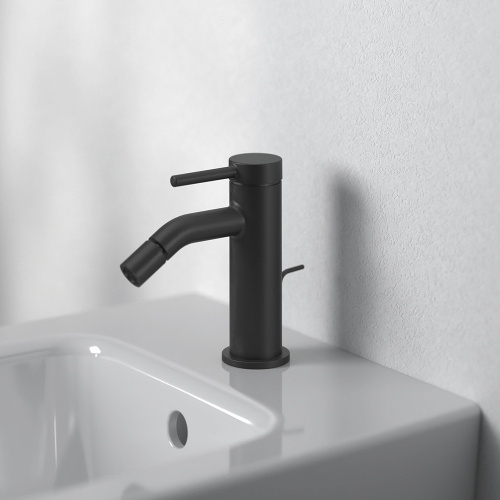 Immagine di Ideal Standard CERALINE miscelatore monocomando H.14 cm per bidet, con asta di comando e scarico piletta da 1-1/4", colore nero finitura opaco BD765XG