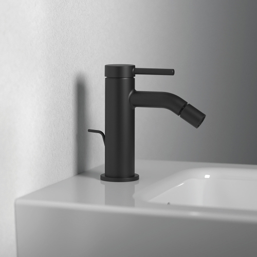 Immagine di Ideal Standard CERALINE miscelatore monocomando H.14 cm per bidet, con asta di comando e scarico piletta da 1-1/4", colore nero finitura opaco BD765XG