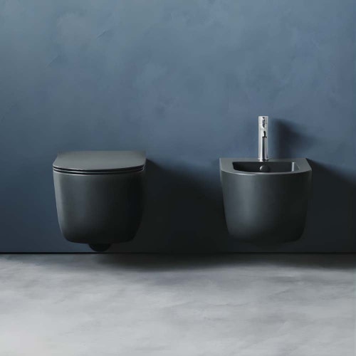 Immagine di Hatria FUTURA set sanitari sospesi, vaso Pure Vortex, senza brida con sedile a discesa rallentata e bidet monoforo, colore nero finitura opaco A0Y9BA02+00Y9D502+A0Y9B802