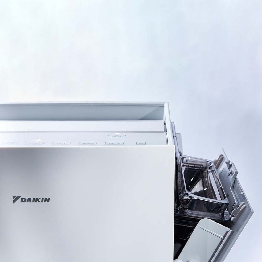 Immagine di Daikin Purificatore d'aria con Wi-Fi integrato, tecnologia streamer e funzione umidificazione, colore bianco MCK70ZW