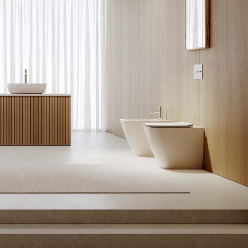 Immagine di Hatria TECNA set sanitari a terra, vaso Pure Vortex traslato con sedile a discesa rallentata e bidet, colore bianco finitura lucido 00Y9DH01+00Y9E701+00Y9DF01