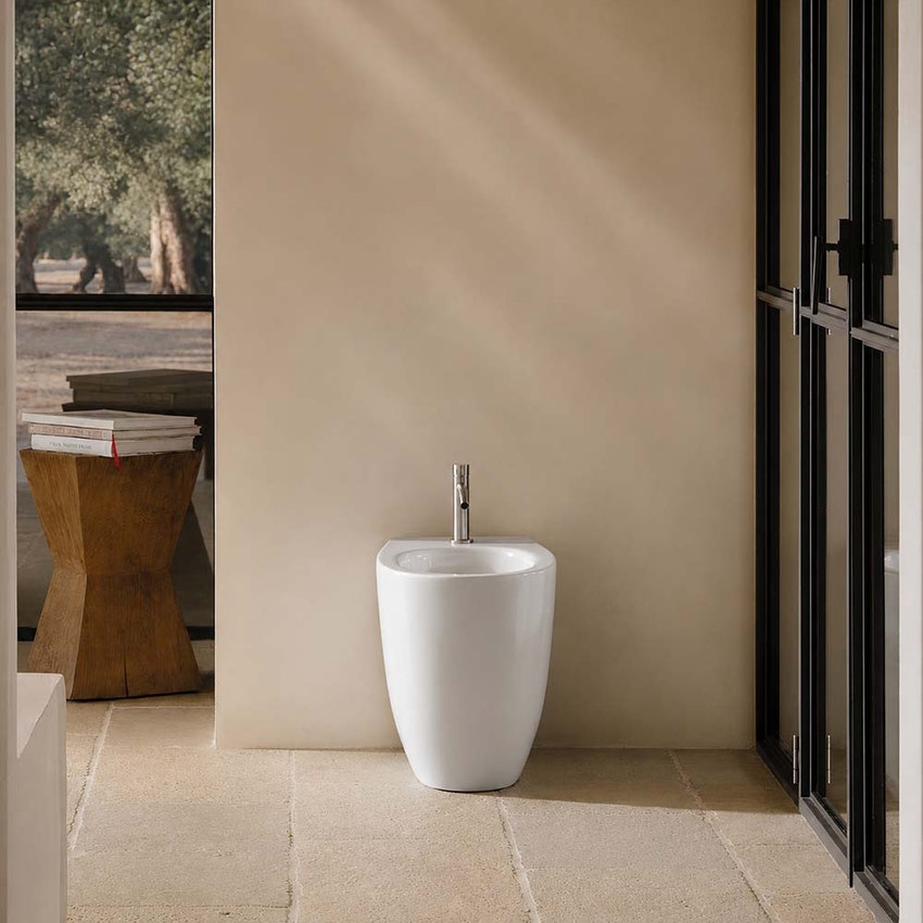 Immagine di Hatria LUMINA bidet a terra, con troppo-pieno integrato, colore bianco finitura lucido 00Y9FF01