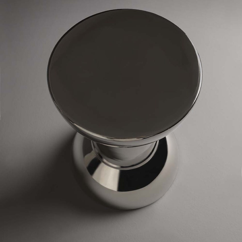 Immagine di Flaminia ROCCHETTO sgabello/tavolino in ceramica Ø 30 cm, finitura metal platino RCTPLA