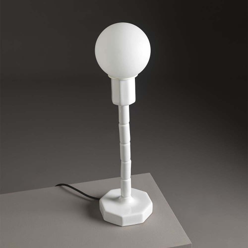 Immagine di Flaminia MAKE-UP portalampada da tavolo in ceramica H 60 cm, colore bianco finitura lucido MKLT60