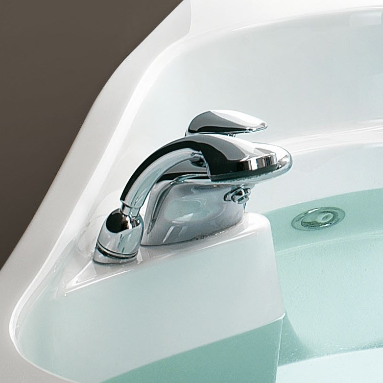 Immagine di Teuco Start line Vasca Idromassaggio a angolo + Set rubinetteria round cromo 242J-R321