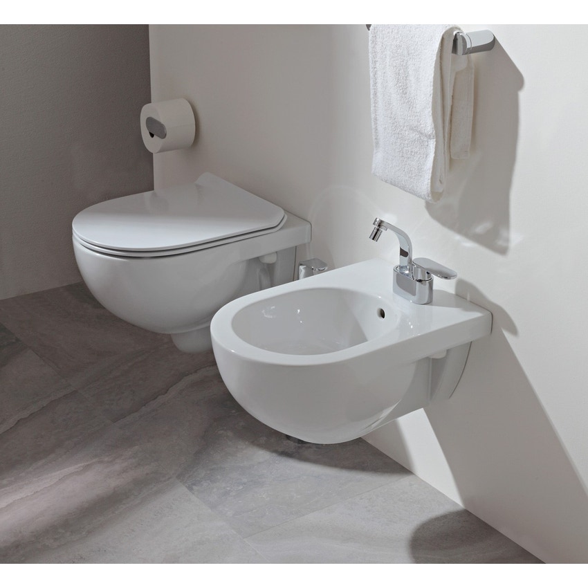 Immagine di Flaminia QUICK set sanitari sospesi, vaso e coprivaso avvolgente con discesa rallentata, bidet monoforo con troppopieno, colore bianco finitura lucido QK118+QK218+QKCW07