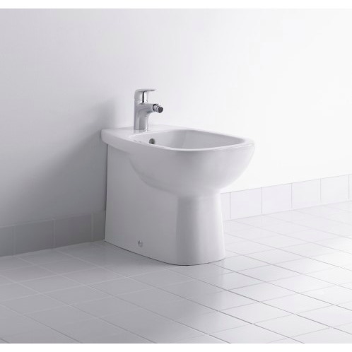 Immagine di Duravit D-CODE bidet a pavimento a filo parete monoforo, con troppopieno e bordo per rubinetteria, colore bianco 22411000002