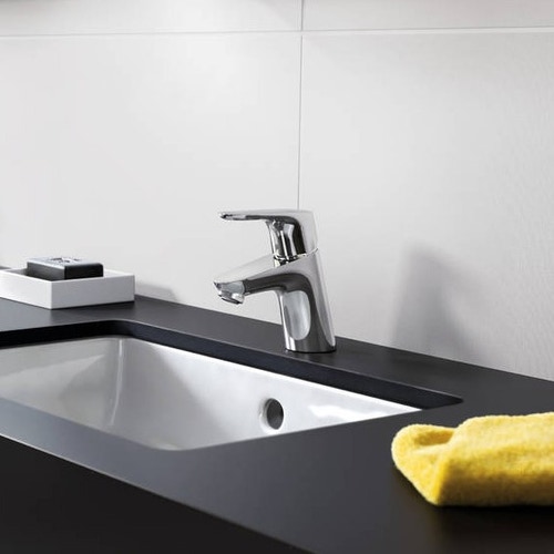 Immagine di Hansgrohe FOCUS miscelatore monocomando lavabo 70, con scarico e saltarello, finitura cromo 31730000