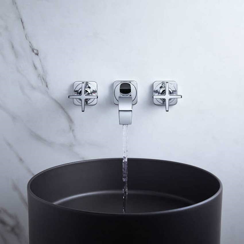 Immagine di Axor CITTERIO E rubinetteria 3 fori lavabo, ad incasso a parete, con bocca d'erogazione 22 cm e piastrine, finitura cromo 36107000