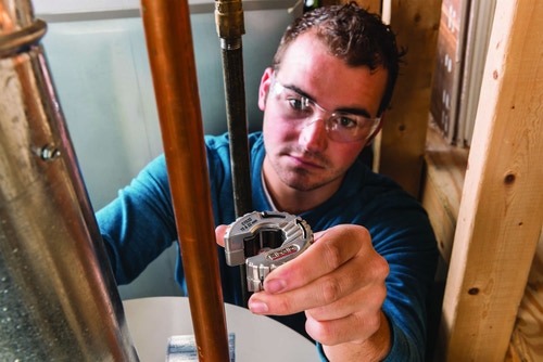 Immagine di Ridgid Tagliatubi per tubature in rame per spazi ristretti, capacità 28 mm, con unzione esclusiva di ’’cambio rapido’’ della misura 60668