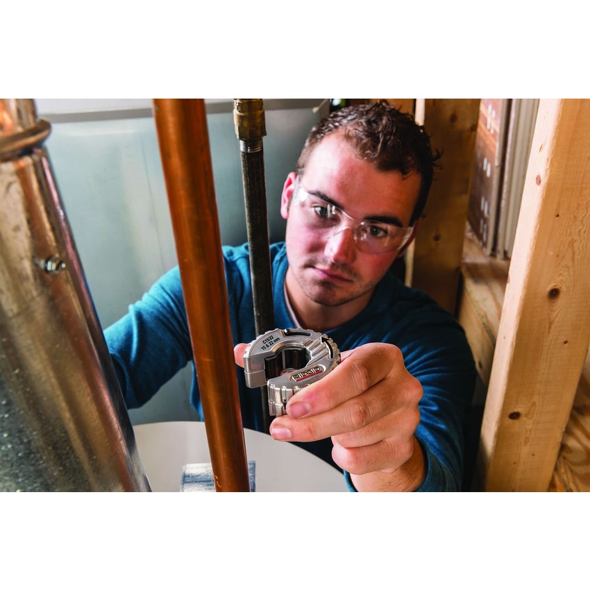 Immagine di Ridgid Tagliatubi per tubature in rame per spazi ristretti, capacità 28 mm, con unzione esclusiva di ’’cambio rapido’’ della misura 60668