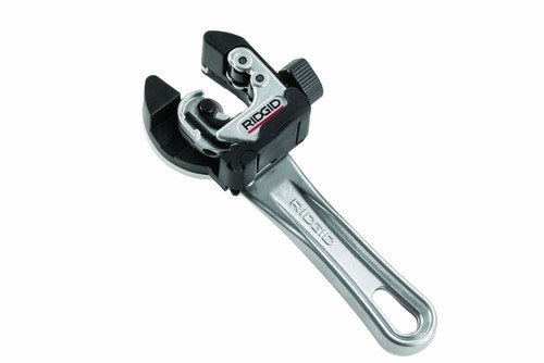 Immagine di Ridgid Tagliatubi per spazi ristretti con avanzamento rapido 2-in-1 con impugnatura a cricco capacità 1/4"-1-1/8" 32573