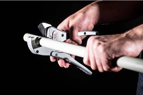 Immagine di Ridgid Cesoia con azione a cricco per tubi e tubature in plastica, impugnatura ergonimica, capacità diametro effettivo 1/8"-1 5/8" 23498