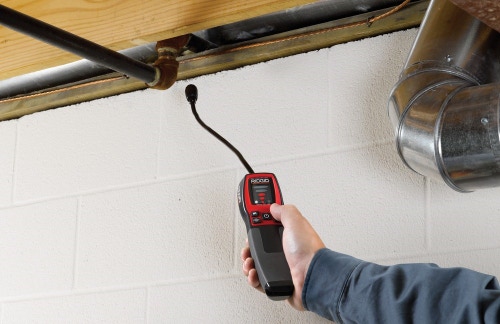 Immagine di Ridgid Kit composto da micro CA-25 telecamera compatta per ispezione con cavo da 1.2 m non prolungabile e rilevatore di gas combustibile, con sonda flessibile da 40 cm 40043+36163