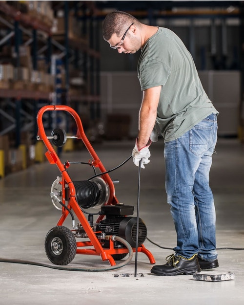 Immagine di Ridgid Stasatrice idropneumatica elettrica KJ-1590, standard motore 230 V, 58436 Iniettore a propulsione da 1/4", 58446 Iniettore di penetrazione 1/4", Tubo flessibile da 20 m x 1/4" 35511