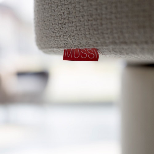 Immagine di Mussi IGLOO poltrona in tessuto panna P83 IGL-X57