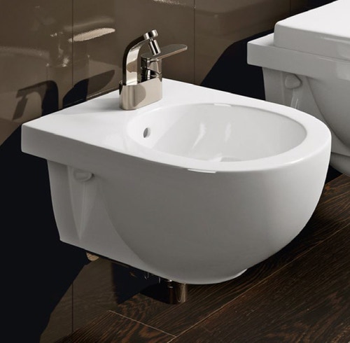 Immagine di Flaminia QUICK set sanitari sospesi, vaso e coprivaso avvolgente con discesa rallentata, bidet monoforo con troppopieno, colore bianco finitura lucido QK118+QK218+QKCW07