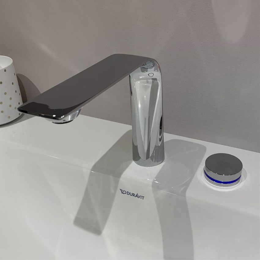 Immagine di Duravit D.1 rubinetteria elettronica a 2 fori taglia M con alimentatore a spina, finitura cromo D11100007010