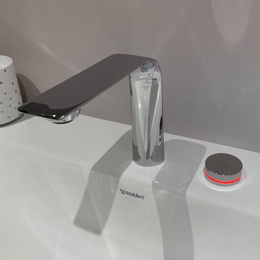 Immagine di Duravit D.1 rubinetteria elettronica a 2 fori taglia M con alimentatore da incasso, finitura cromo D11100008010