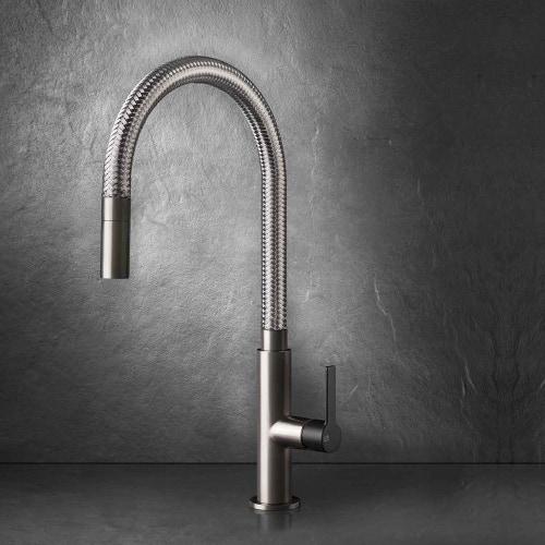 Immagine di Gessi MESH miscelatore monocomando, con canna girevole e doccetta estraibile mono getto, finitura finox / nero opaco 60003#599