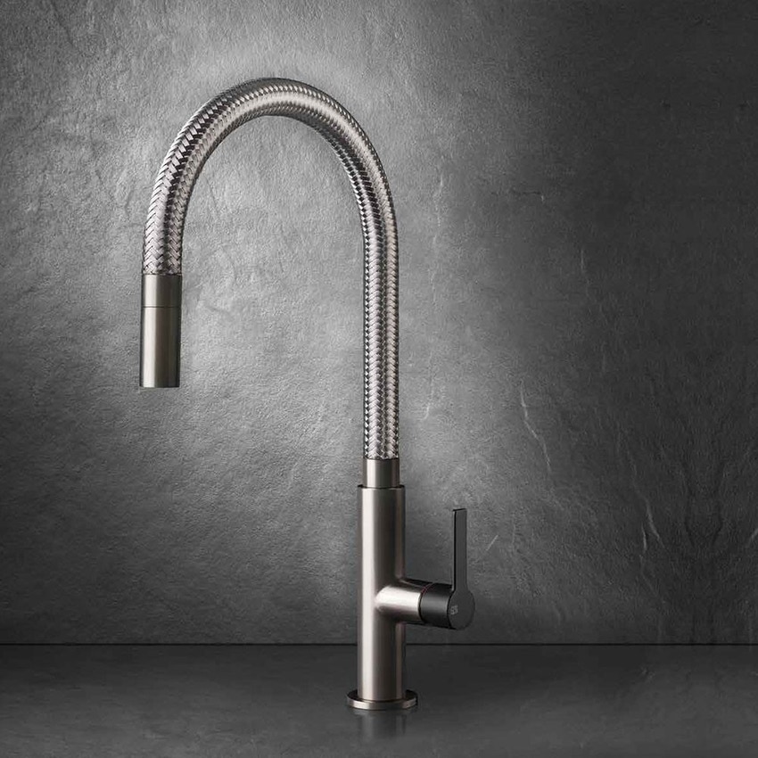 Immagine di Gessi MESH miscelatore monocomando, con canna girevole e doccetta estraibile mono getto, finitura finox / nero opaco 60003#599