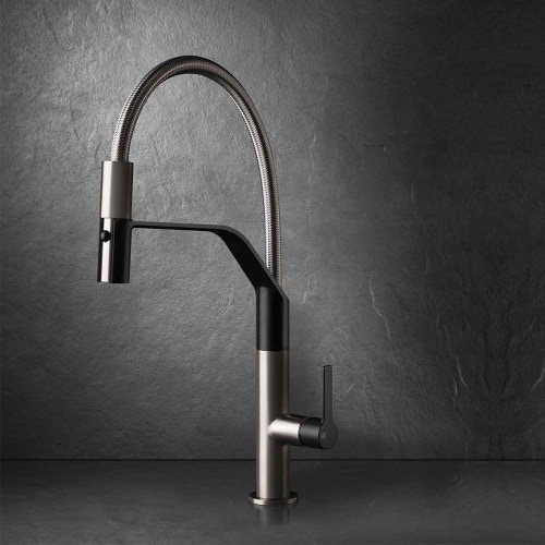 Immagine di Gessi MESH miscelatore semi pro monocomando, con canna girevole e doccetta estraibile doppio getto, finitura finox / nero opaco 60005#599
