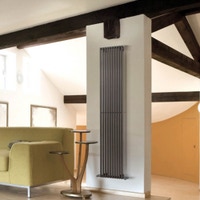 Immagine di Deltacalor HEGOLINE 23 VERTICALE singolo radiatore Traffic grey B lucido h. 1800 x L. 370 mm HH231V180010S7043G