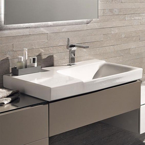 Immagine di Geberit XENO² lavabo asimmetrico L.90 cm, monoforo, senza troppopieno, con ripiano da appoggio a sinistra, colore bianco finitura KeraTect 500.535.01.1