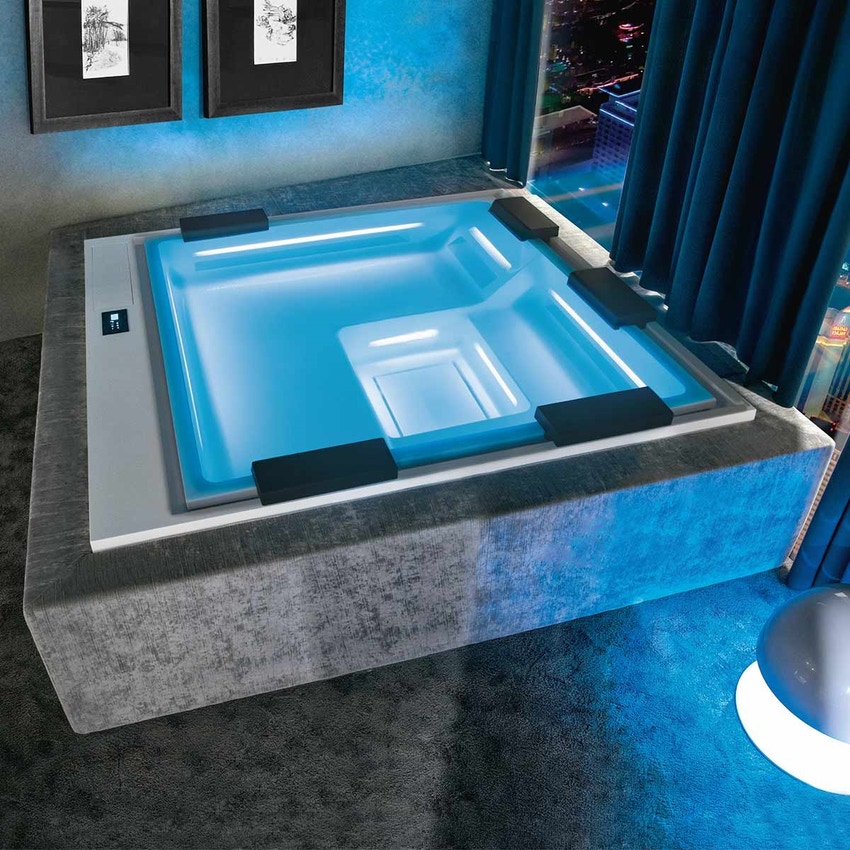 Immagine di Treesse GHOST PLUS PHANTOM PR1 minipiscina quadrata L.235 H.98 cm, con 40 getti idromassaggio e 20 getti idromassaggio plus Ghost System e comando touch V322M