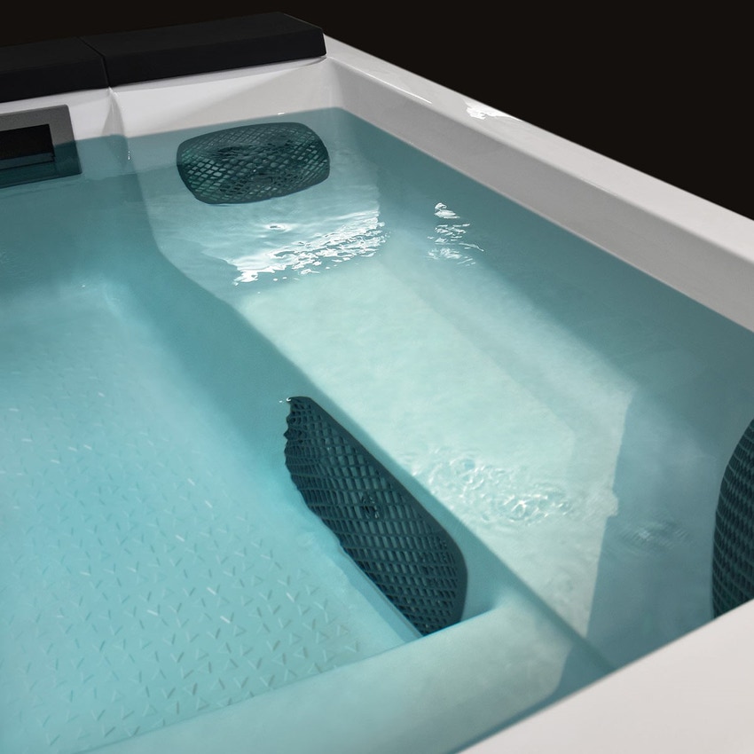 Immagine di Treesse POOL QUARZ 235 Minipiscina rettangolare 235 x 215 cm con idromassaggio con impianto digitale e sistema di ricircolo automatico PQ2352BNNEGR