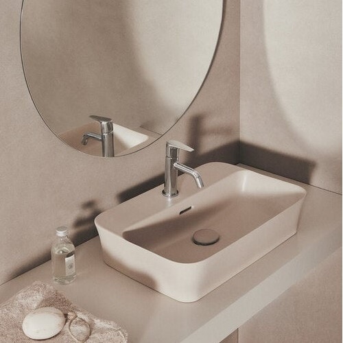 Immagine di Ideal Standard IPALYSS lavabo da appoggio 55 cm monoforo, con troppopieno, colore bianco seta finitura opaco E2077V1