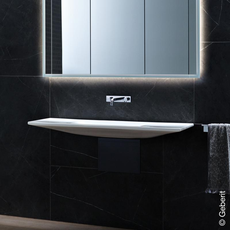 Immagine di Geberit ONE lavabo sospeso L.120 cm, scarico orizzontale, profondità ridotta, colore bianco con cover piletta finitura cromo 500.392.01.1