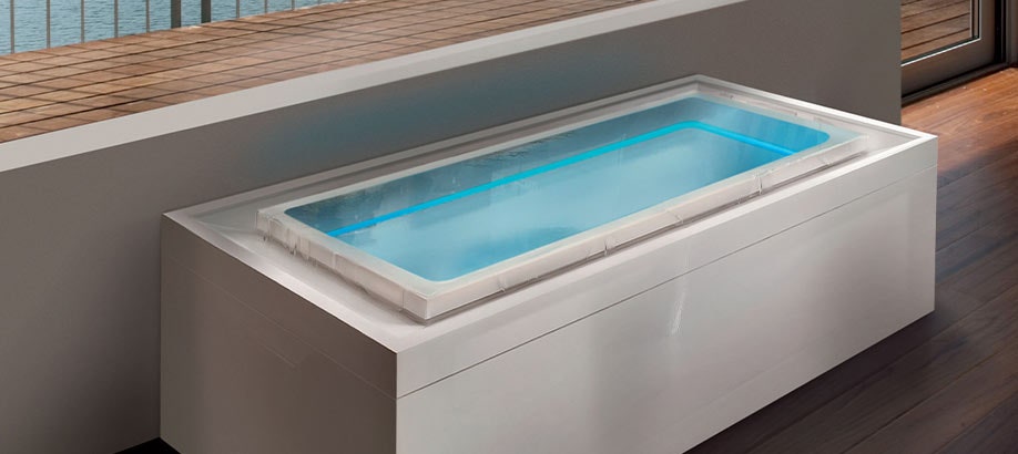 Minipiscina Treesse GHOST rettangolare da interni in una casa