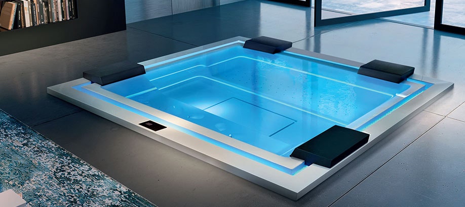 Minipiscina Treesse GHOST rettangolare in una casa di lusso