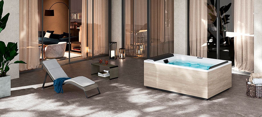 Mini piscina Novellini Divina con sedia sdraio