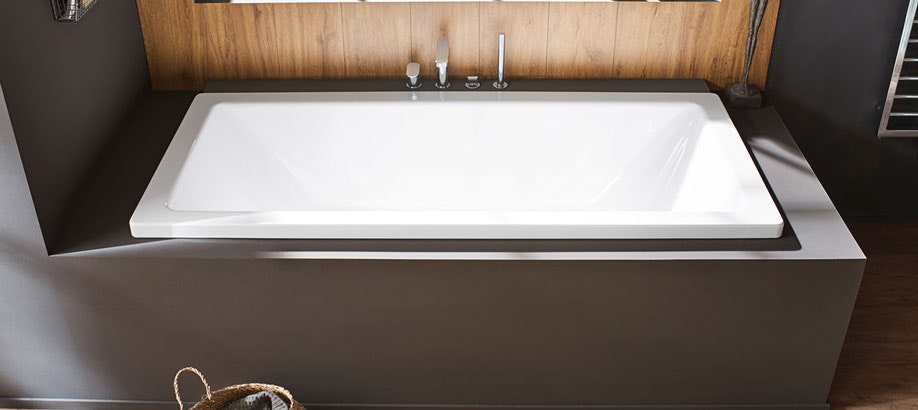 Vasca da bagno Kaldewei Conoduo rettangolare e a incasso in un bagno moderno